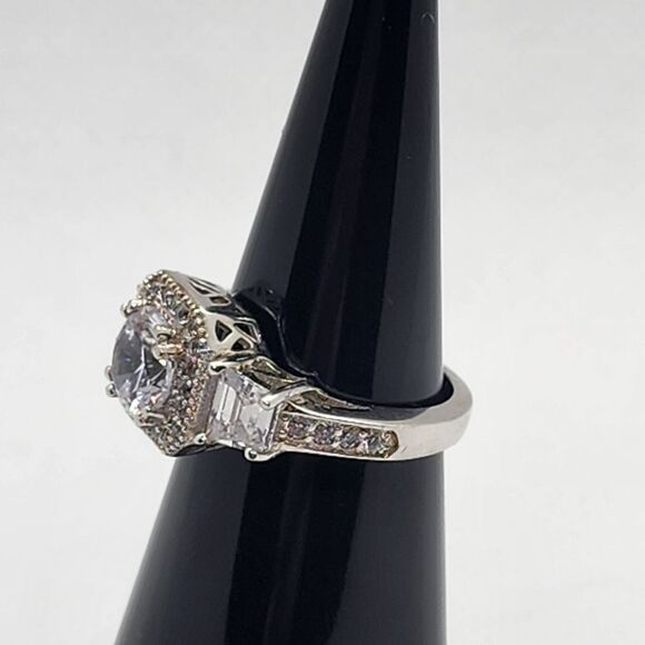 Sterling Silver Round Cubic Zirconia Halo Art Deco Ring (5) - Picture 8 of 11